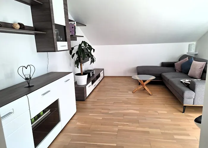 Moderne, Ferienwohnung Mit Seeblick, Near Hallstatt